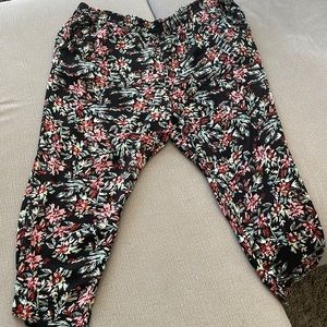 Jessica Simpson flower print capri dress pants